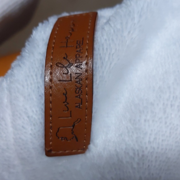 Medium White and Grey Alaskan Apparel sweater - Picture 2 of 3